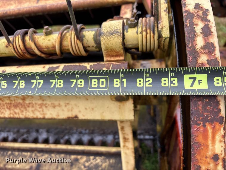 image for item EM6162 New Holland 477 swather / windrower