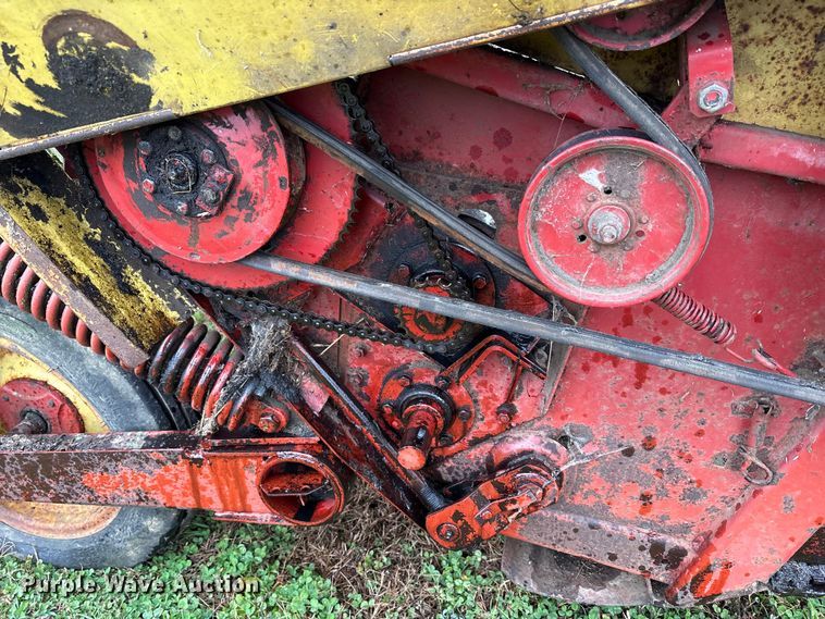 image for item EM6162 New Holland 477 swather / windrower