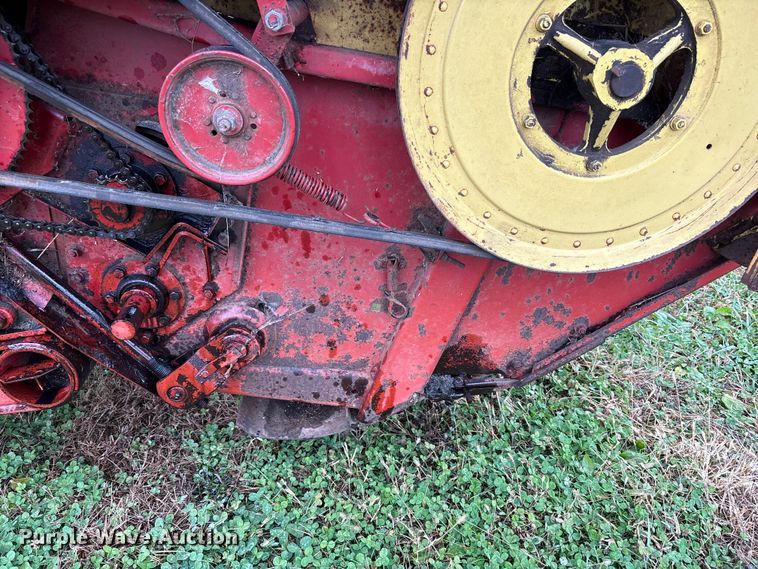 image for item EM6162 New Holland 477 swather / windrower