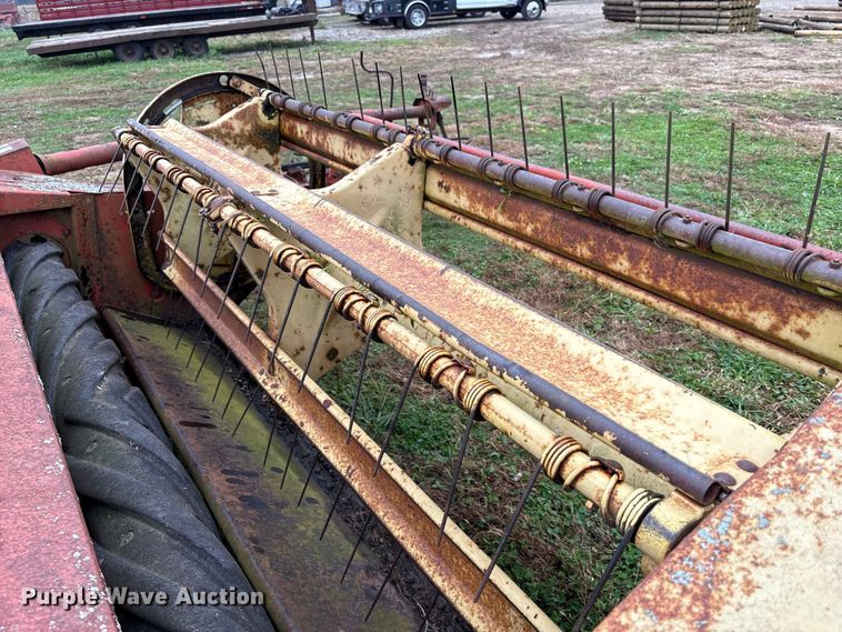 image for item EM6162 New Holland 477 swather / windrower