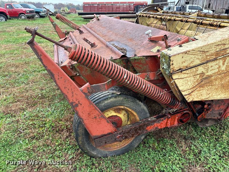 image for item EM6162 New Holland 477 swather / windrower