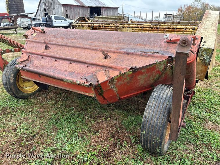 image for item EM6162 New Holland 477 swather / windrower