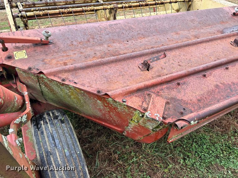 image for item EM6162 New Holland 477 swather / windrower