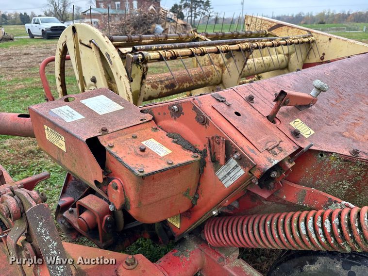 image for item EM6162 New Holland 477 swather / windrower