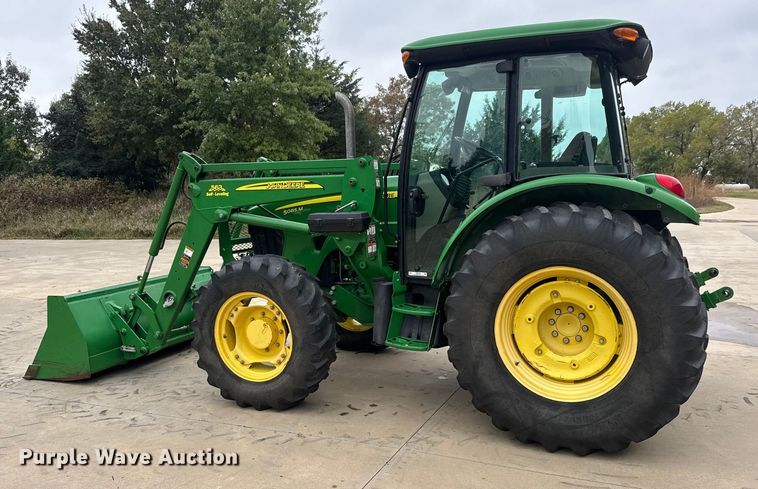 image for item EM8496 2010 John Deere 5085M MFWD tractor