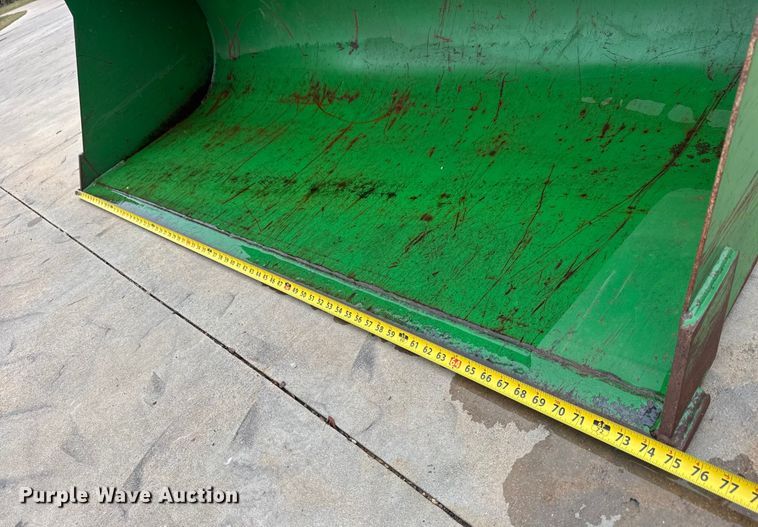 image for item EM8496 2010 John Deere 5085M MFWD tractor