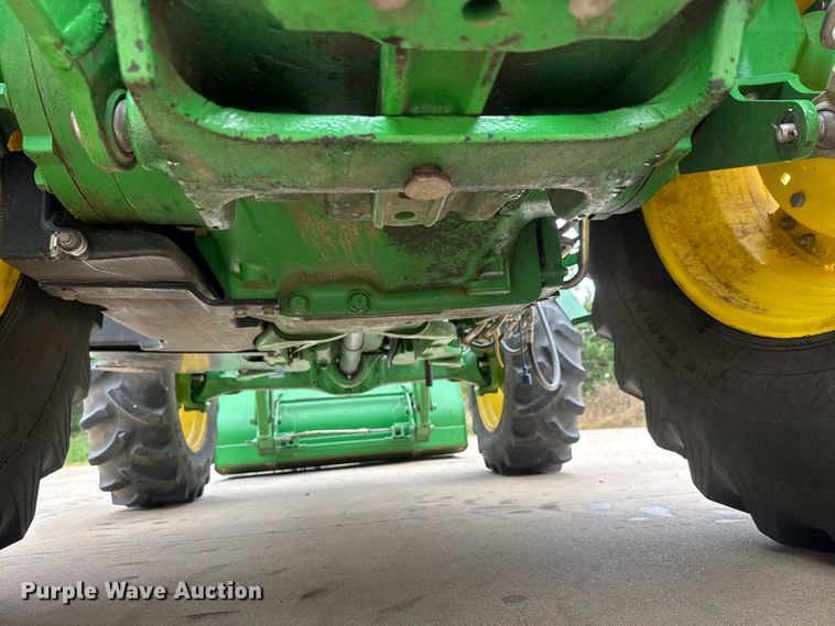 image for item EM8496 2010 John Deere 5085M MFWD tractor