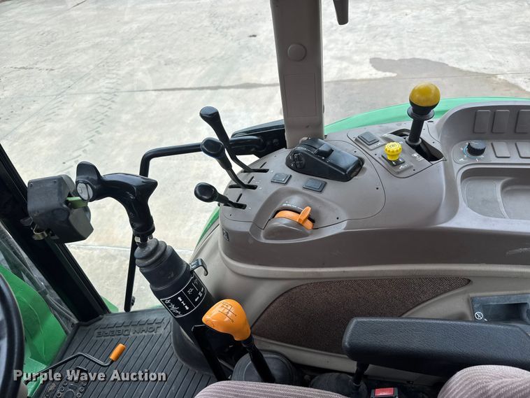 image for item EM8496 2010 John Deere 5085M MFWD tractor