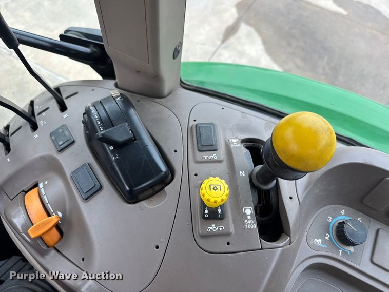 image for item EM8496 2010 John Deere 5085M MFWD tractor