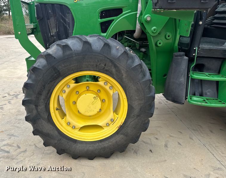 image for item EM8496 2010 John Deere 5085M MFWD tractor