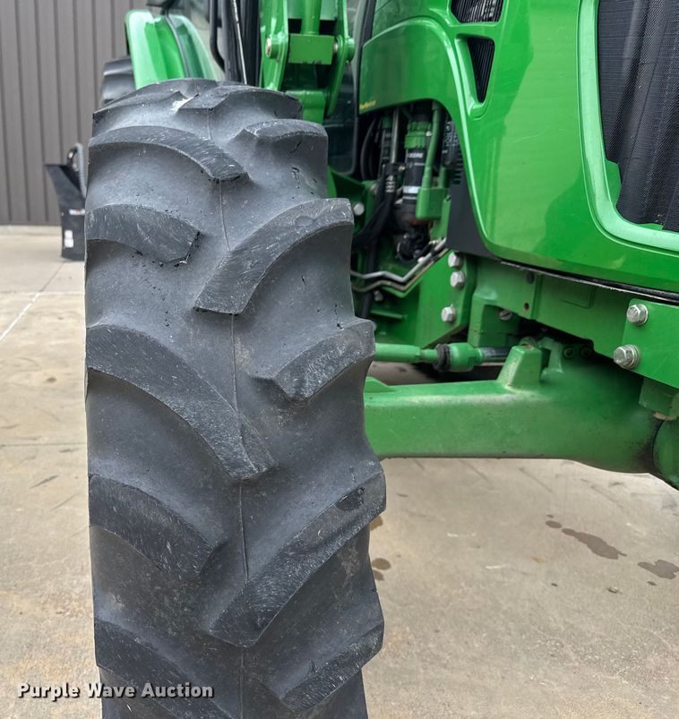 image for item EM8496 2010 John Deere 5085M MFWD tractor