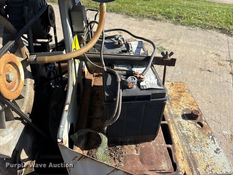 image for item EN0686 Deutz D4006 tractor