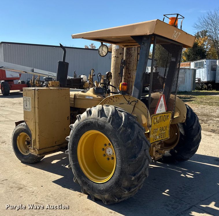 image for item EN0690 Ford 260C tractor