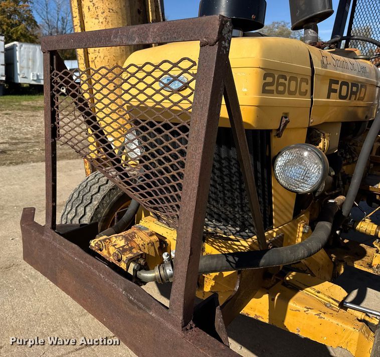 image for item EN0690 Ford 260C tractor