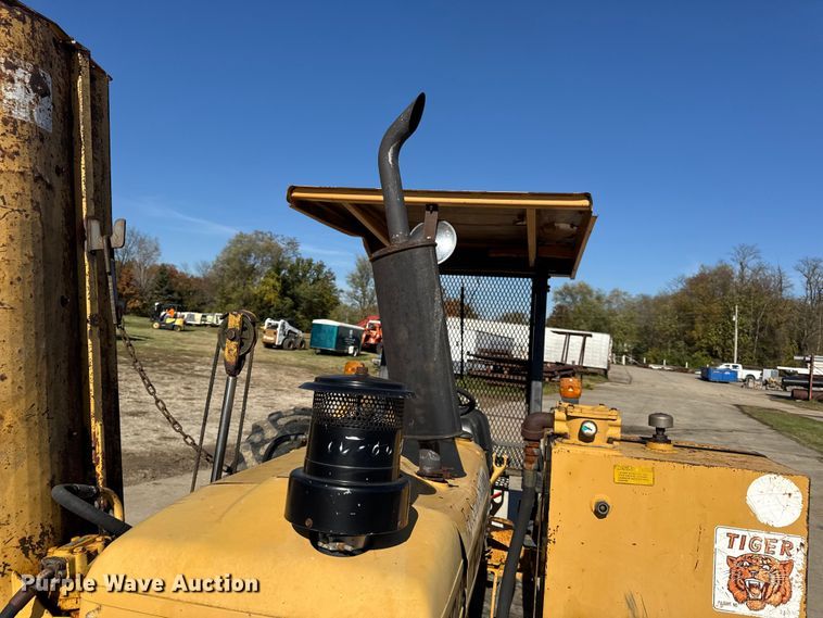 image for item EN0690 Ford 260C tractor