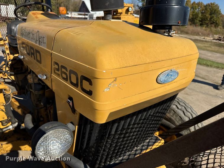 image for item EN0690 Ford 260C tractor