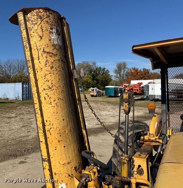 image for item EN0690 Ford 260C tractor