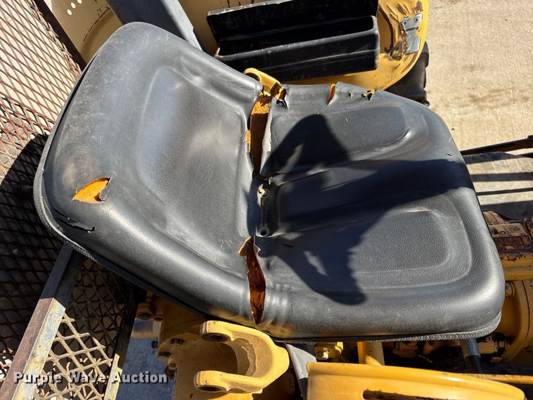 image for item EN0690 Ford 260C tractor