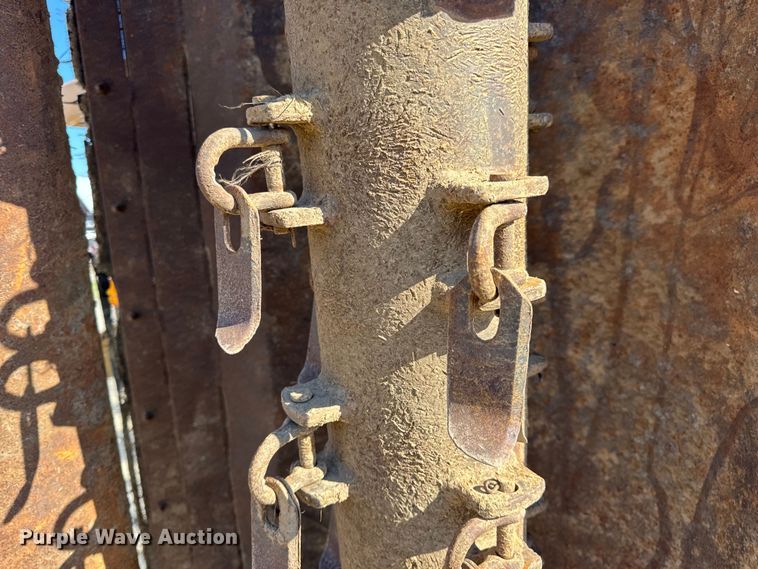 image for item EN0690 Ford 260C tractor