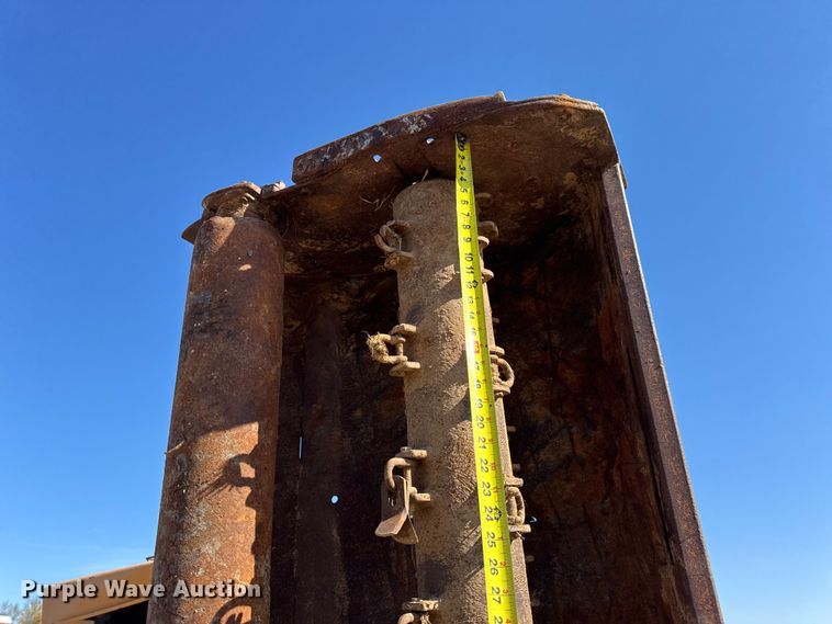 image for item EN0690 Ford 260C tractor