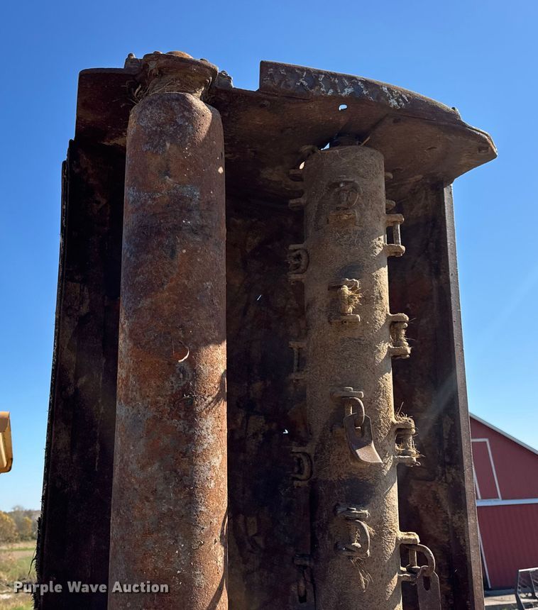 image for item EN0690 Ford 260C tractor