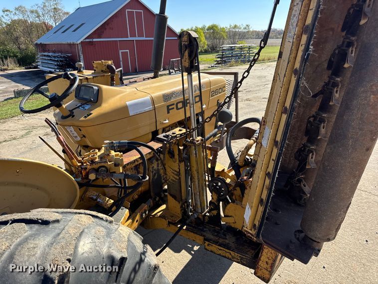 image for item EN0690 Ford 260C tractor