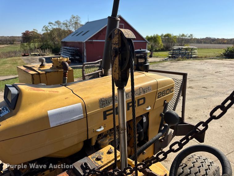 image for item EN0690 Ford 260C tractor