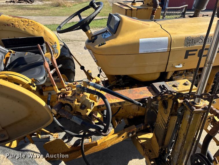 image for item EN0690 Ford 260C tractor