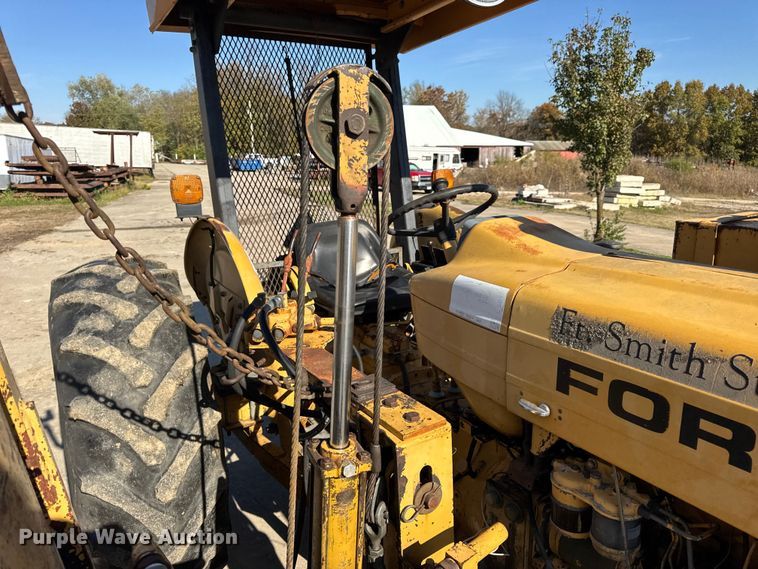 image for item EN0690 Ford 260C tractor