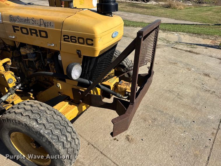 image for item EN0690 Ford 260C tractor