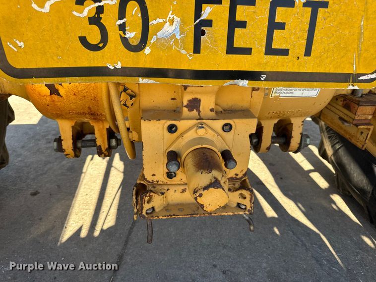 image for item EN0690 Ford 260C tractor