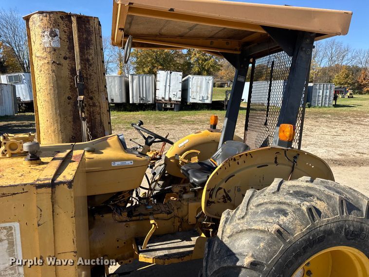 image for item EN0690 Ford 260C tractor
