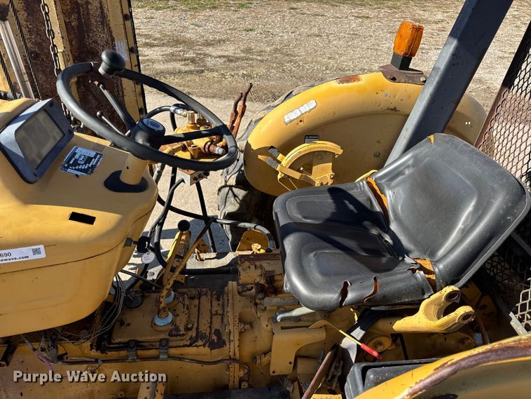image for item EN0690 Ford 260C tractor