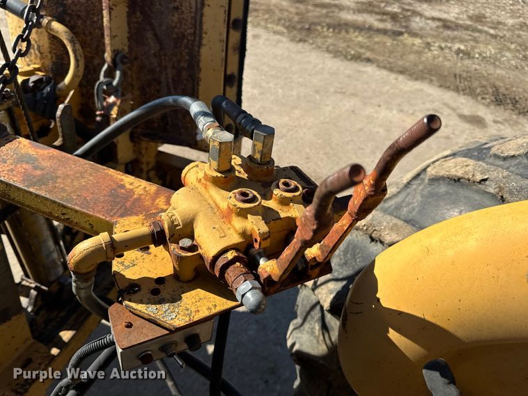 image for item EN0690 Ford 260C tractor