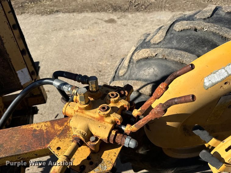 image for item EN0690 Ford 260C tractor