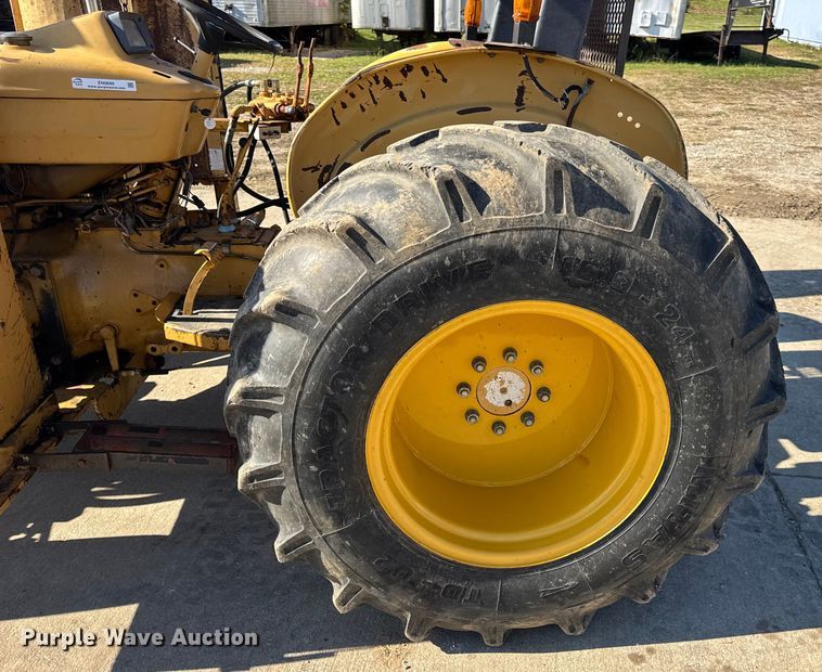 image for item EN0690 Ford 260C tractor