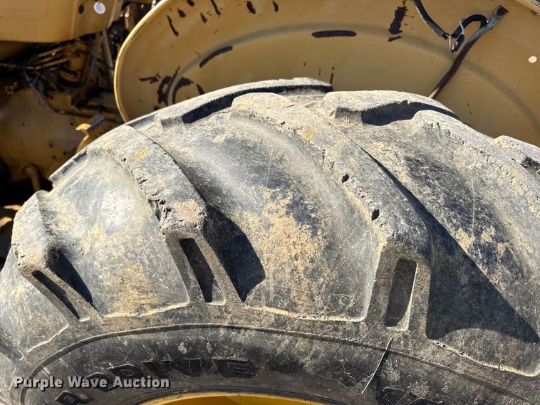 image for item EN0690 Ford 260C tractor