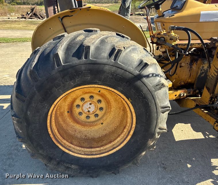 image for item EN0690 Ford 260C tractor