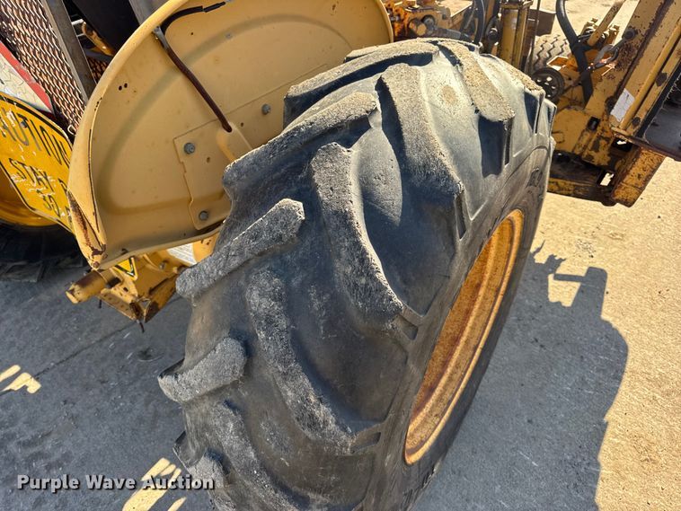 image for item EN0690 Ford 260C tractor