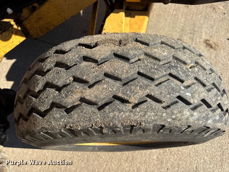 image for item EN0690 Ford 260C tractor