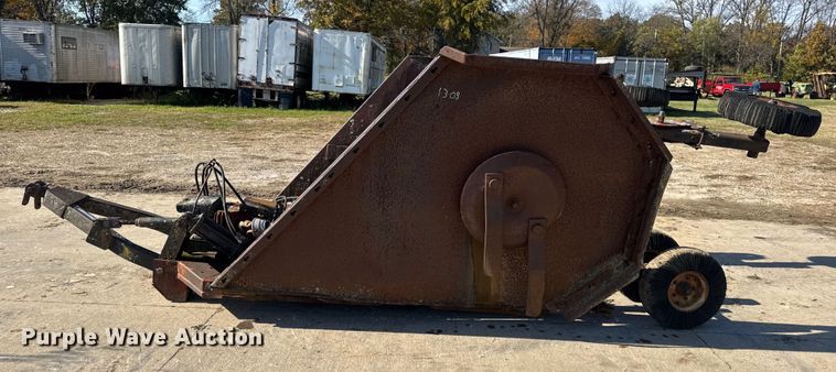 image for item EN0692 Bush Hog batwing rotary mower