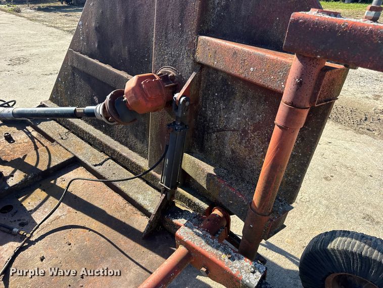 image for item EN0692 Bush Hog batwing rotary mower