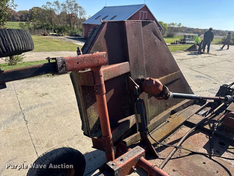 image for item EN0692 Bush Hog batwing rotary mower