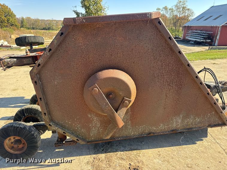 image for item EN0692 Bush Hog batwing rotary mower