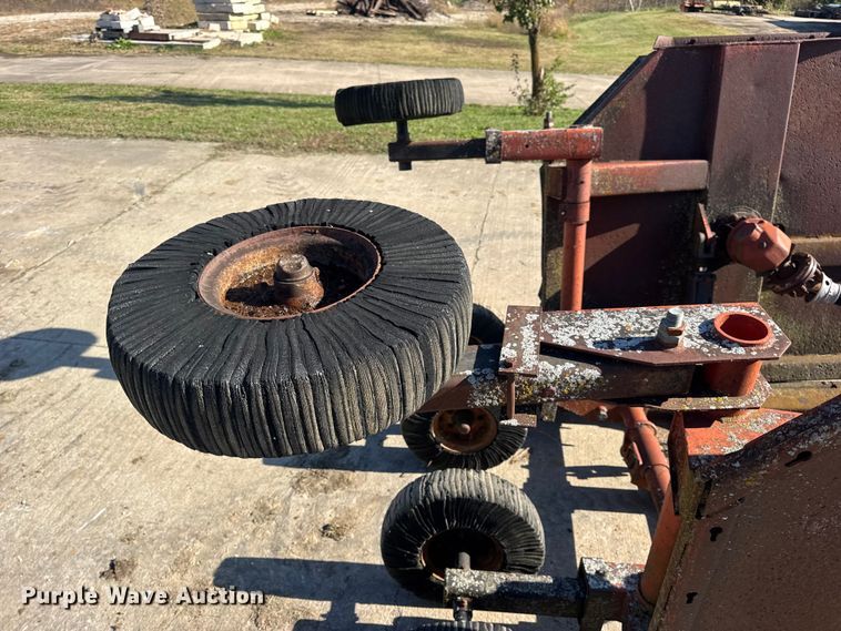 image for item EN0692 Bush Hog batwing rotary mower