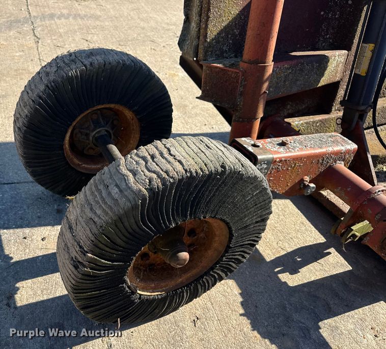 image for item EN0692 Bush Hog batwing rotary mower