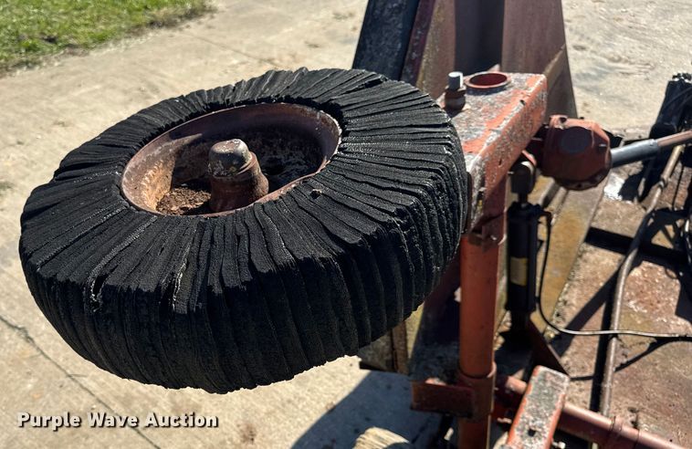 image for item EN0692 Bush Hog batwing rotary mower