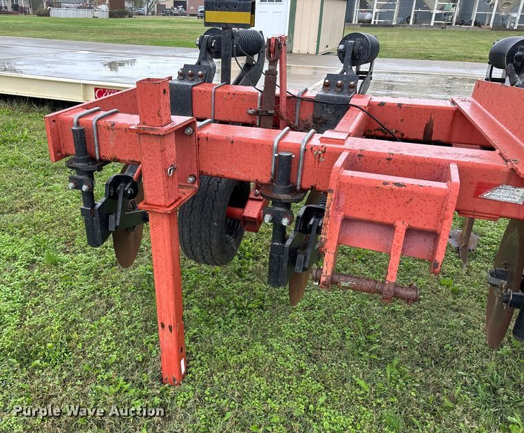 image for item EN5749 2005 Krause 4830-530R in-line ripper