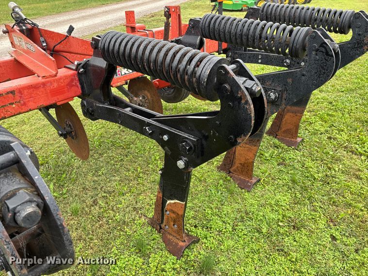 image for item EN5749 2005 Krause 4830-530R in-line ripper