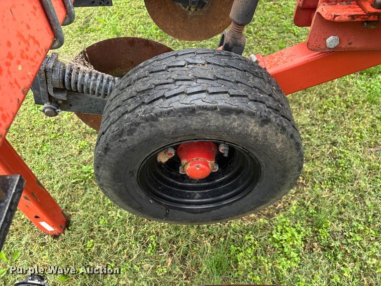 image for item EN5749 2005 Krause 4830-530R in-line ripper